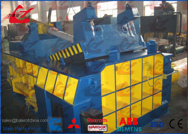 خرید 44kW موتور آهن قراضه کنترل از راه دور عدل بندی ماشین هیدرولیک فلزی فشرده online manufacture