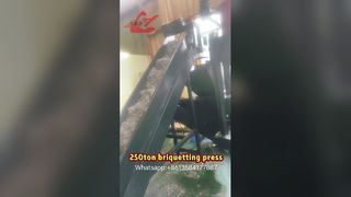 دستگاه پرس بریکت 250 تنی که در حیاط مشتریان ما کار می کند